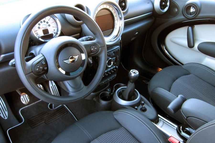  Mini Cooper S Countryman All4 2011 года  (фото 28 из 44)